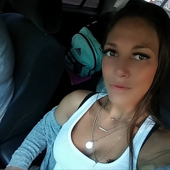 Meet your Posher, Miranda - Picture 2 of 2